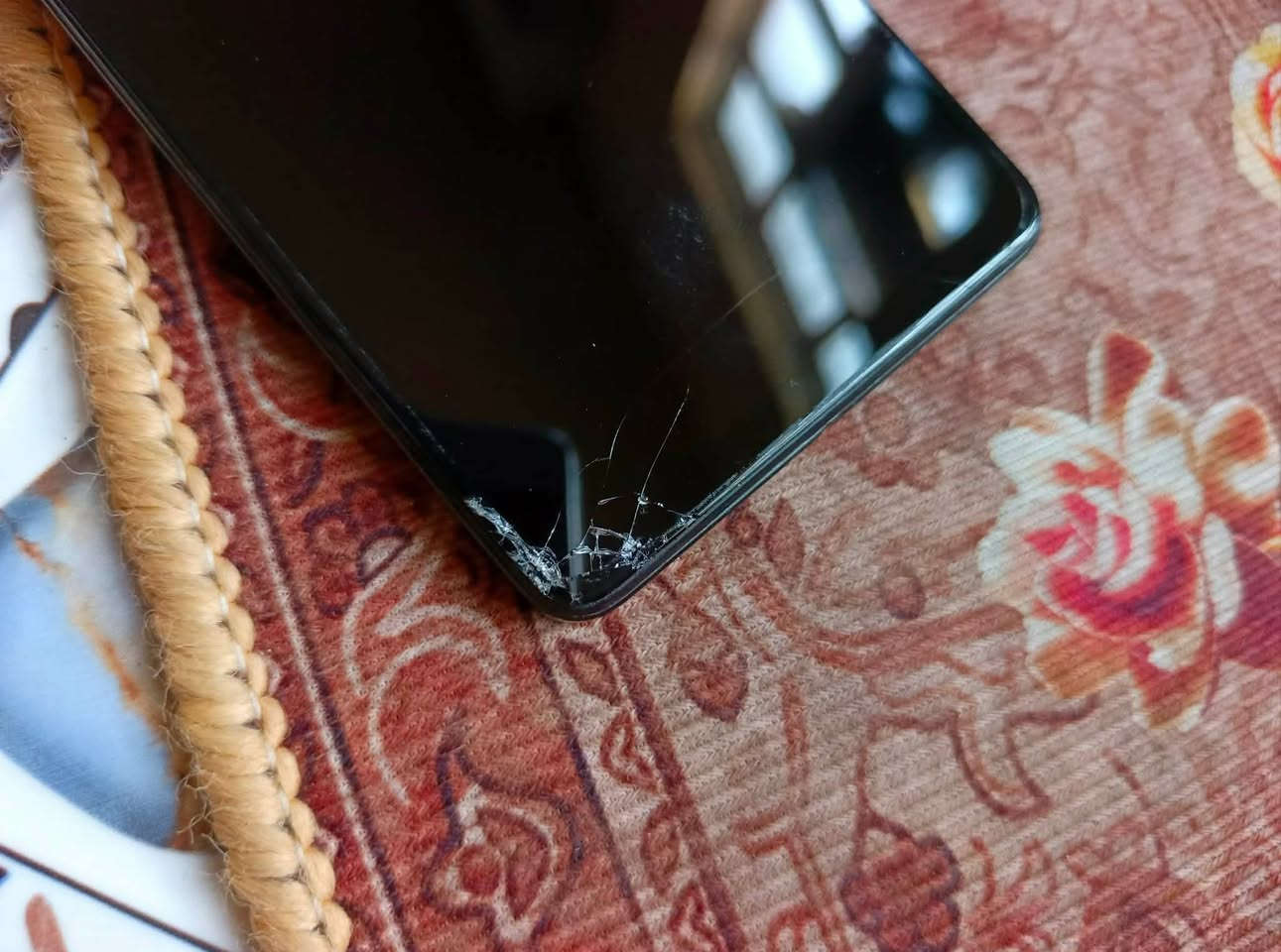السلام عليكم موضح كلشي بوكو x5 برو 5G  ذاكره 256 / عشوائيه 8 سعر 135 مكاني كربلاء طويريج ***********
