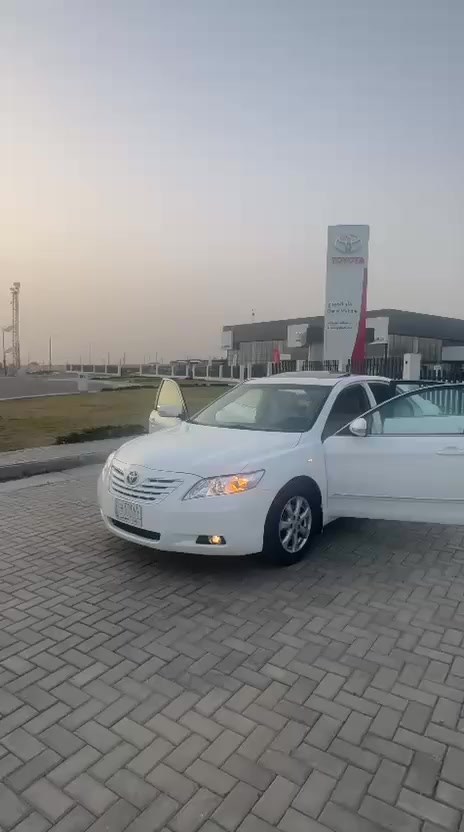 السلام عليكم  ❤️
اللهم صل على محمد وال محمد 

 مTOYOTA كامري GLX فول خليجي 
  
 رقم بغداد  شرط التحويل 
 
محرك 4 سلندر  مكفول  
 مثبت سرعه   
   
 سياره حلوه وناعمه كلش 
مديومه ادامه كامله 
 

كهربائيات كلها شغاله
 
 باتري جديد  اصلي 
  تبريد شغال 
تدفئه شغاله 
تخم تاير  
سنتر لوك  السياره فول  
سلايت روف 
برده خلفيه كهربائيه 
  ماشيه 290
    
 
تجي تفحص وتقتنع واني حاضر 
        
العنوان الانبار الفلوجه 
 …السعر 113 
بدون مراوس بدون اقساط بيع نقد فقط 
 الشراي يتصل📞 وحياكم الله  اخوتي‏
***********
***********
