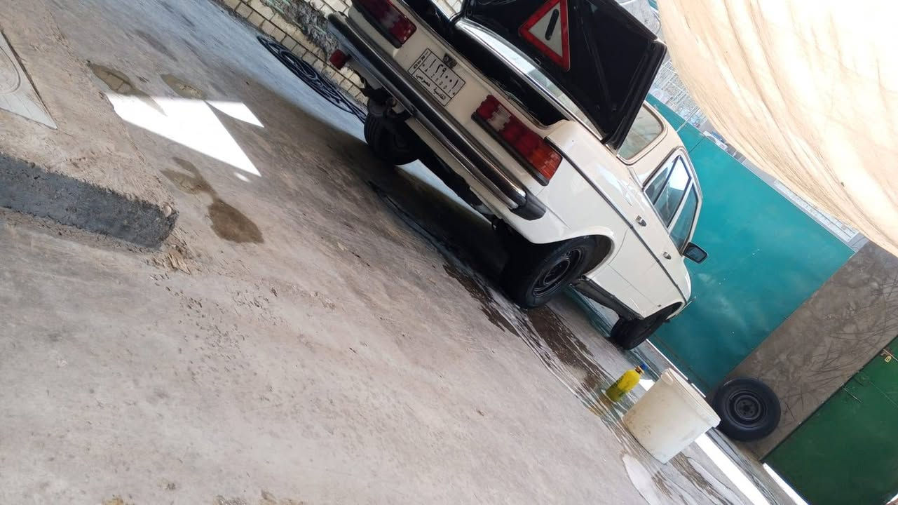 سلام عليكم مارسدس موديل 82معمر كلة جديد صبغ عام للجمالية تخم تاير جديدغرفتهة وضع شركة  محرك4سلندر كابريتر كير وتو  تحويل ثاني يوم  سعر 55 قفل لمو شراي لي تصل***********
