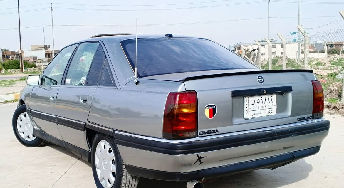 للبيع اوبل اوميكا حجم 20 بلاد موديل 1992 رقم كركوك مشروع وطني لغايه 2028 شرط تحويل وكاله بها دفتر بنزين گير اوتوماتيك بلادي گير ومحرك بالشرط لا صرف ولا بخار باتري جديد صدر جديد خلفي جديد تخم تاير جديد قفل مركزي سقف سلايت غرفه سياره كل بلادي جديد صبغ عام سياره بدون خياس بريك ABS سياره من دعاميه الى دعاميه كله بالشرط السعر 43 وبها مجال شراي يخابر على ارقام ***********/*********** بها واتساب مكان سياره كركوك حي العسكري كركوك, العراق
