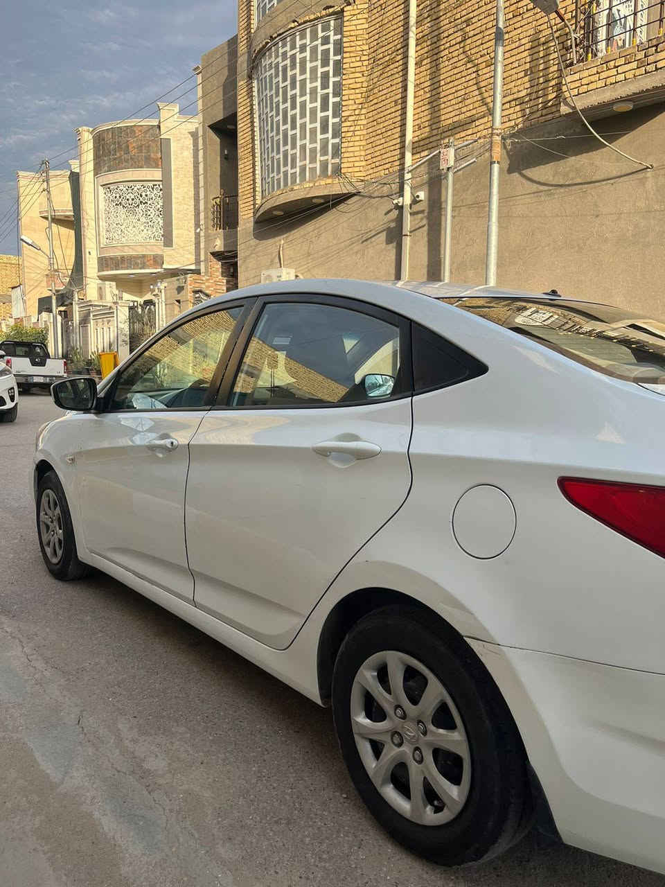 هونداي اكسنت وارد خليجي  2013 محرك 1600 
مكفولة  من الحادث والتبديل گير محرك 
سنتر لوك حساس خلفي 
تدفئة تبريد نضام ايكو سيارة نظيفة استخدام شخصي بأسمي تحويل ثاني يوم  السعر 90 ( *********** )
ناصربة  مجسر الاسكان
