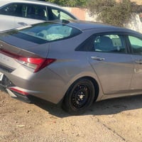الانتره مويل ٢٣ ضربتها بل صندوك ممبدل بيها اي شي راجعه بارد السياره كل...