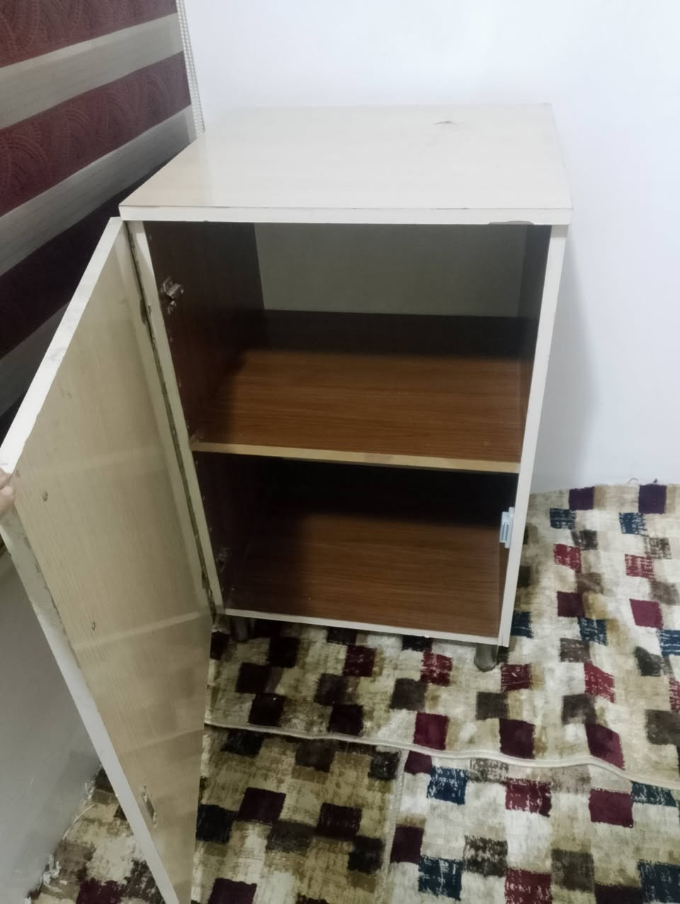 للبيع كل عيب مابي ***********
