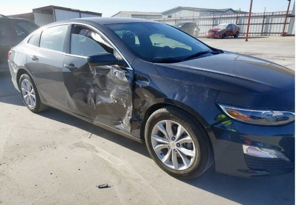 ماليبو 23 LTرقم اربيل السياره مابيها اي شي اطلاقاً ولاعايزه شي ماشيه 58 الف مكانها نجف حادثها باب وجاملغ والسياره فقط ايرباك برده والصور مرفقه والسعر قفل نهائي 138 غير قابل للمعامله واني اعرف شنو اكو بالسوك واعرف كلش زين شنو جاي ابيع السياره معايزه شي ولابيها اي مشكله من اي نوع وافحص وين ميعجبك***********
