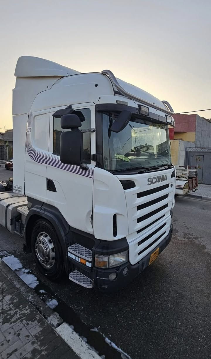 السلام وعليكم سكانية تك 2007 ‏مكينة 420رقم سليمانية بسم عربي مربوطه فلات 4 محاور عربانه ماموجوده سنويه منتهيه صار 5 اشهر سيارة جاهزة مكفوله كفاله عامه مكينه كير شاصي العنوان البصره القبله رقم المبايل ***********السعر 185 بيهه مجال الشراي
