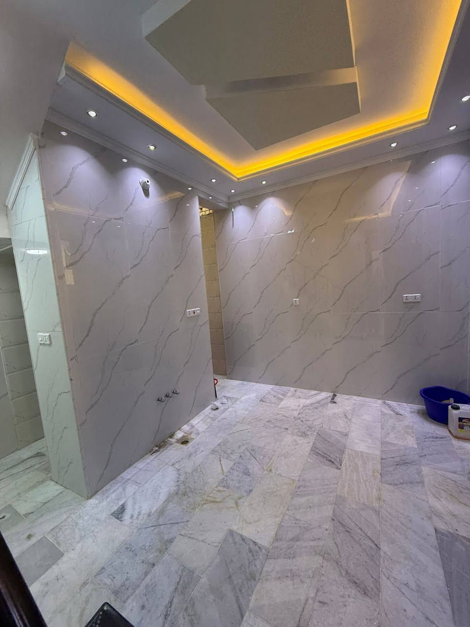 على بركة الله 
📌الثقة عنوان

يسر مكتب ازاد للوساطة العقارية
ان يعلن عن توفر

 دار سكني  حديث زيرو 🏘️

بناء 2026
..... للبيع  .....

المساحة 49 متر

واجهة 7 متر
النزال 7  متر

الطابق الارضي
مدخلين 
صالة + مطبخ + منور + خدمات   

الطابق الاول
 غرفتين  + خدمات

البنوك
📍 شارع مخللات المصطفى

للاستفسار
اتصال + واتس اب
***********
***********

او مراجعة المكتب
ازاد للعقار
شارع اسواق النداوي
مجاور محطة تنقية الماء ( H2O )
