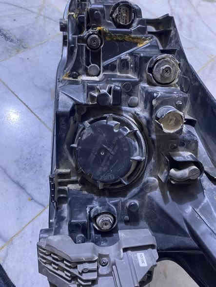 السلام عليكم لايت جهة السدر لد برتقالي وارد امريكي شغال بيه شويه كسر بالقاعده***********
