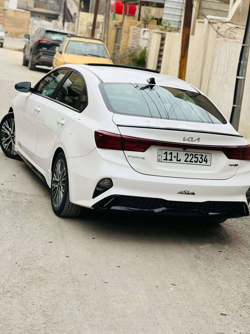 سلام عليكم فورتي جي تي لاين فول مواصفات 1/1
موديل 2022 الحادث كما موضح في الصور بدون تبديل ليبل واحد الراديرات نفسهن مامبدلات 
السعر 162
مكان السياره :بغداد الأمين الثانيه 
الرقم :***********
