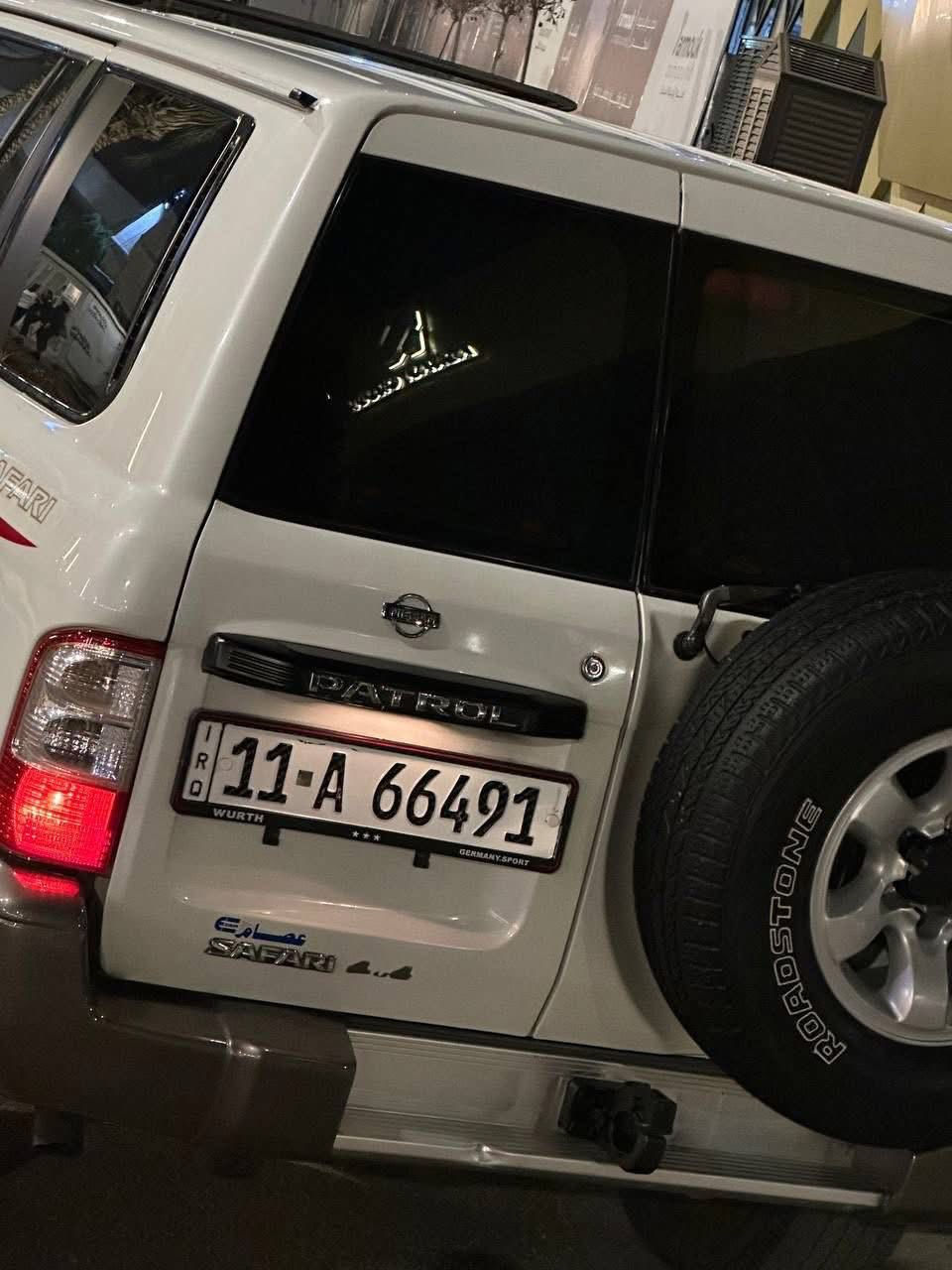 باترول فتك سفاري موديل 2000 نوزل كير عادي فول مواصفات
جام كهرباء/تبريد امامي خلفي/فتحه سلايد/ثلاجه/شاشه/كامره خلفيه
منظومة غاز بعدها بالضمان
السياره جديده من المحرك للصدر للدواخل للكلج للتبريد استخدام شخصي بدون نواقص 
رقم بغداد بأسمي
صبغ بابين عكس السايق فقط الباقي مكفول
السعر 155 ورقه
الموقع بغداد الكاظمية
***********
