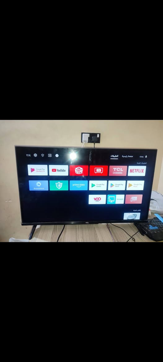 شاشة TCL ذكية 
32 بوصة توفر دقة HD  مع تقنية HDR، وتعمل بنظام Google TV أو Android، مما يتيح الوصول لتطبيقات البث مثل Googal وYouTube، مع دعم Dolby Audio . السعر 130 ألف  مكاني الديوانية حي الفرات للتواصل -واتساب- *********** ديوانية, القادسية
