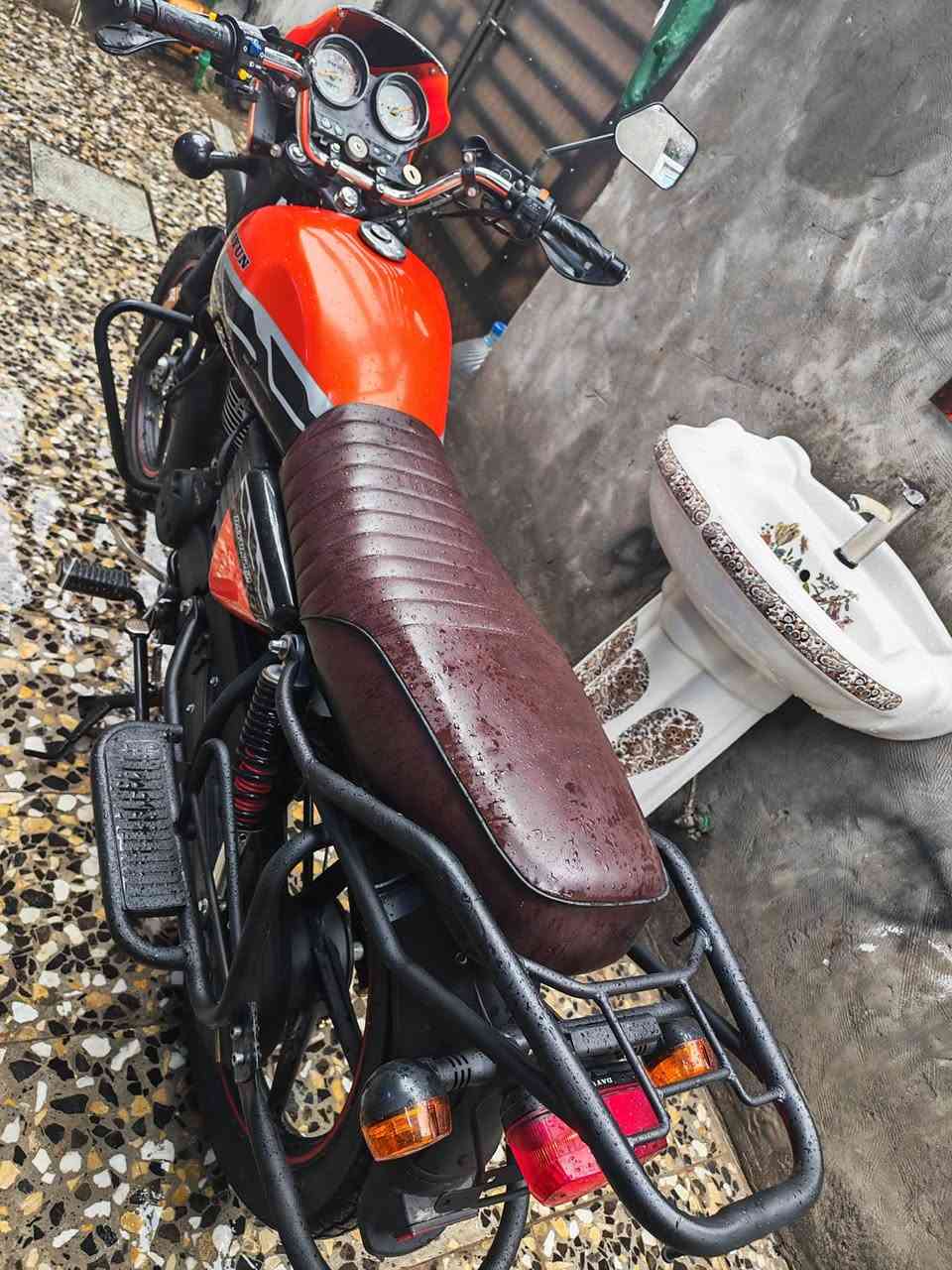 دايوان رقم وسنويه بغداد تحويل ثاني يوم موديل 2023 طالعه بل 2025 لدراجه كفاله عامه ضمان سبوع ايشي بيه ترجع كفاله احله منل صور ماشيه 18الف للبيع السعر 
مليونين 2650 وبيه مجال مكاني شعب ***********
