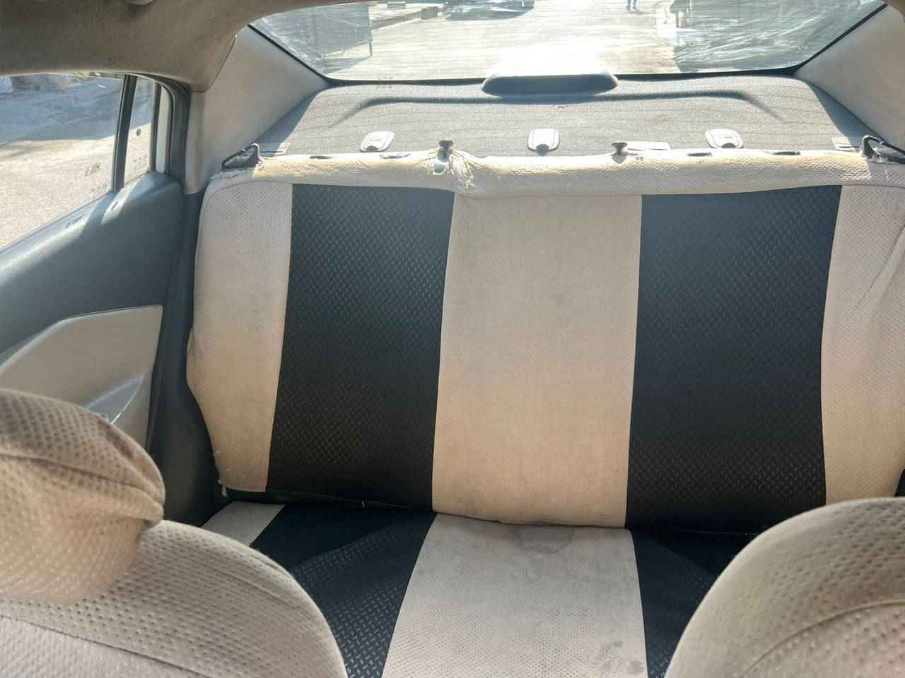 كيه ريو موديل ١٢ السعر ٧٢وبيه مجال سياره تخم تاير وصدر جديد محرك وكير شرط الفحص ضربيه في امريكا جاملغ وباب الصدر مكانه اصليخ رقم الهاتف ***********
