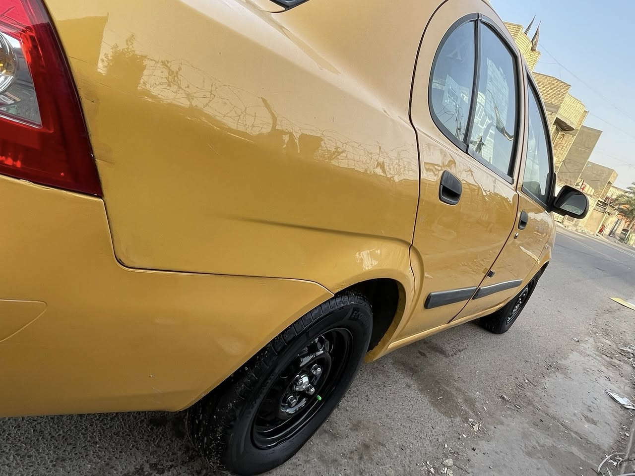 سلام عليكم
طيبه 2015 سيارة بيهه صبغ جاملغ امامي 

وباقي سيارة مكفوله كير ومحرك مكفولات 

صدر أمامي جديد تخم تاير نضيف ويل جديد 

كهربائية كلهه شغاله مابيهه اي نقص تتفئه وتبريد 

شغال دوشمه عام مدوشمهه كاعيه جلد اصلي 

وكشنات نحله ومشمع سيارة بسمي رقم نكليزي 

وهزه نكليزي كلهه جديد مشروع وطني اي موقع 

تتحول مصفره هيئه وغرامات صفر كلشي ماعليهه 

مكان سيار بغداد لحبيبيه سعر 44 وبيهه مجال 

***********
