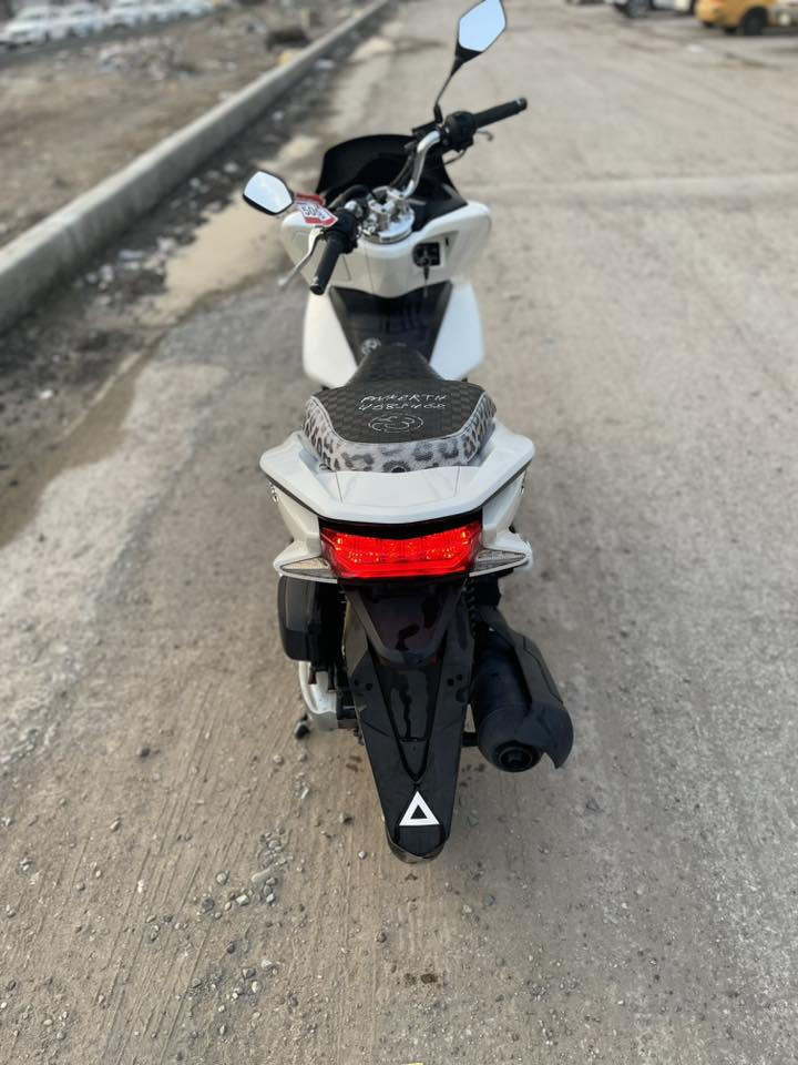 شباب بي سي اكس جيل ثاني مكفوله كفاله عامه ماشيه 19سعر 1550رقم ***********
