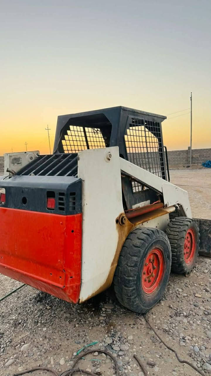 للبيع شفل بوبكات موديل 2000
منفيس جاهزة عل عمل خوش شفل مال شقل 
مكاني الزويه بيع نقد فقط السعر 60 وبيها مجال 
***********
