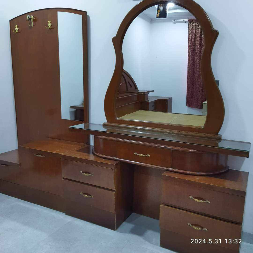 غرفة للبيع
550 بيها مجال 
***********
