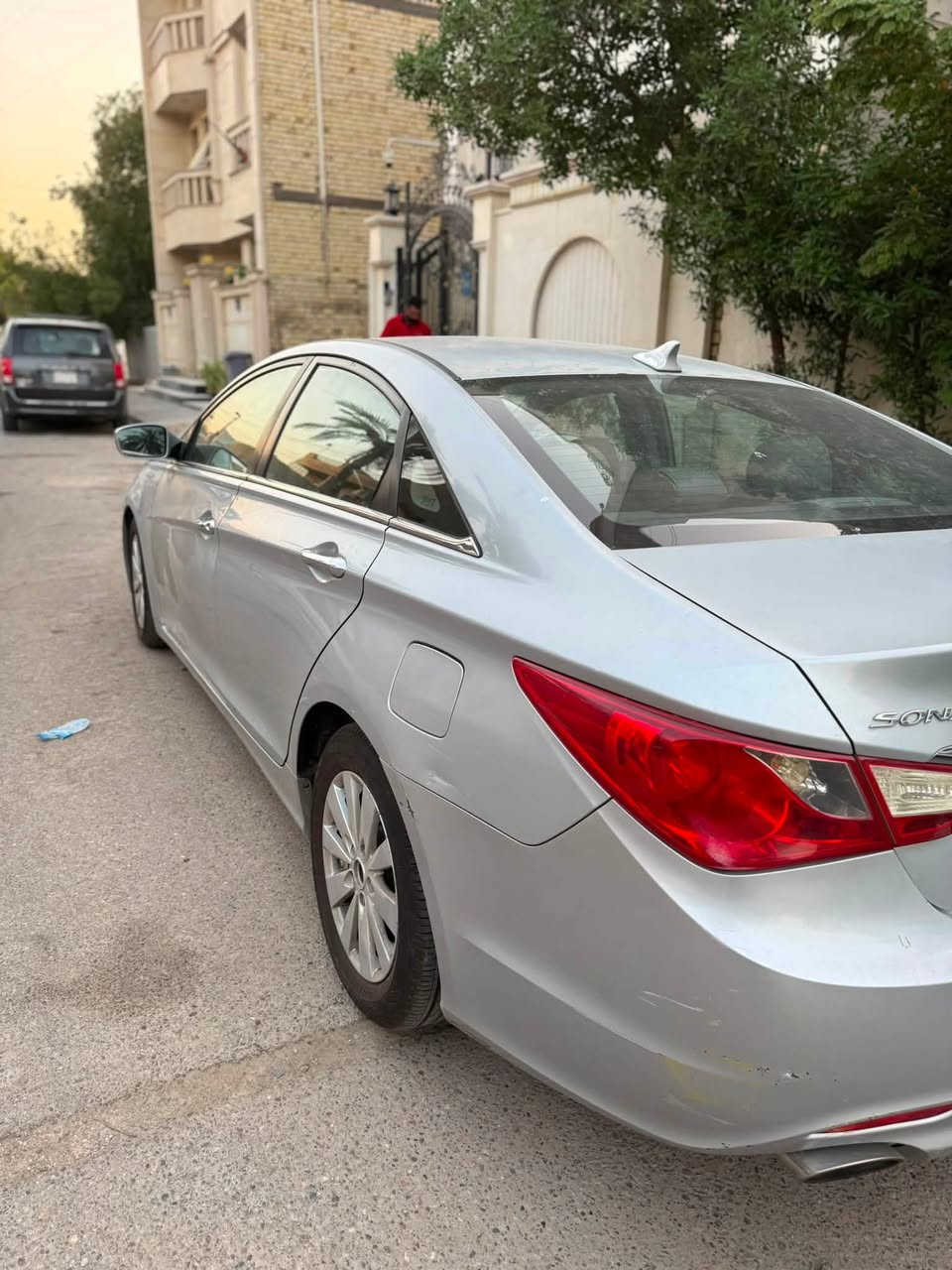 سياره سوناتا موديل 2011 محرك2400 GDI سياره نص مواصفات بصمه كرسي سايق كهربائي شيفتات ستيرن  تبريد فول سيارة كير ومكينة نظيف مضمون رقمه بغداد بيه ضرب صفحه يمنه بيه 3 قطع صبغ السعر 85 بيه مجال بسيط  المكان بغداد مدينه الصدر جميلة الأولى .للاتصال ***********
