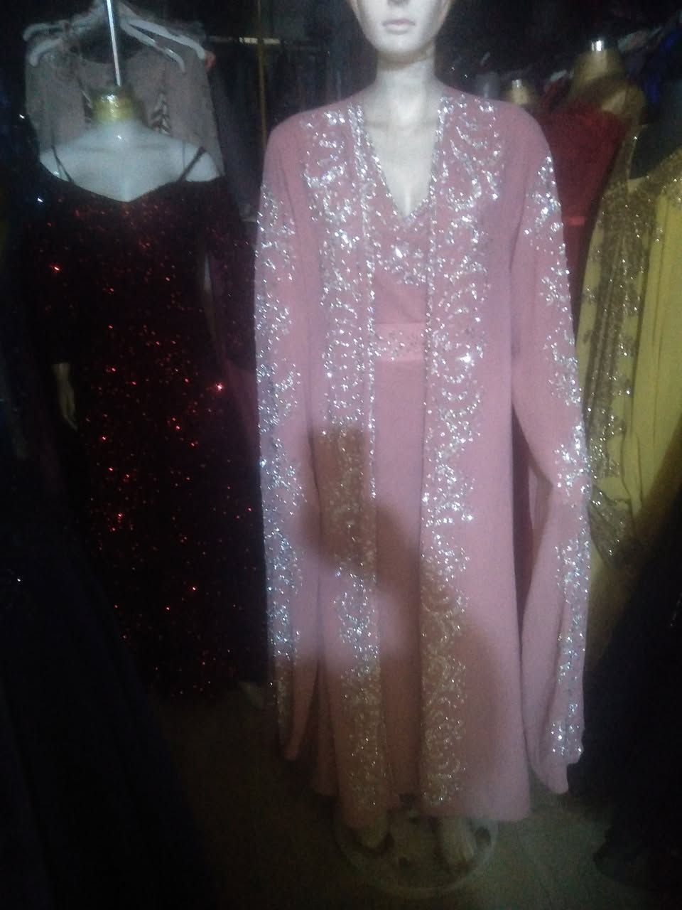 السلام عليكم... يعلن ازياء الحسناء عن عروضة الهائلة لزبائنه الكرام تأجير فستان ١٥ الف قطعتين إيجار ٢٥ الف تأخذه لمدة ٣ايام العنوان بغداد حي اور بالقرب من سنتر اور مقابل كص حميدان. مرحبا بكم


**إذا كنت صاحب هذا الإعلان وتريد حذفه لأي سبب، رجاءا أرسل رسالة إلى الدعم الفني**