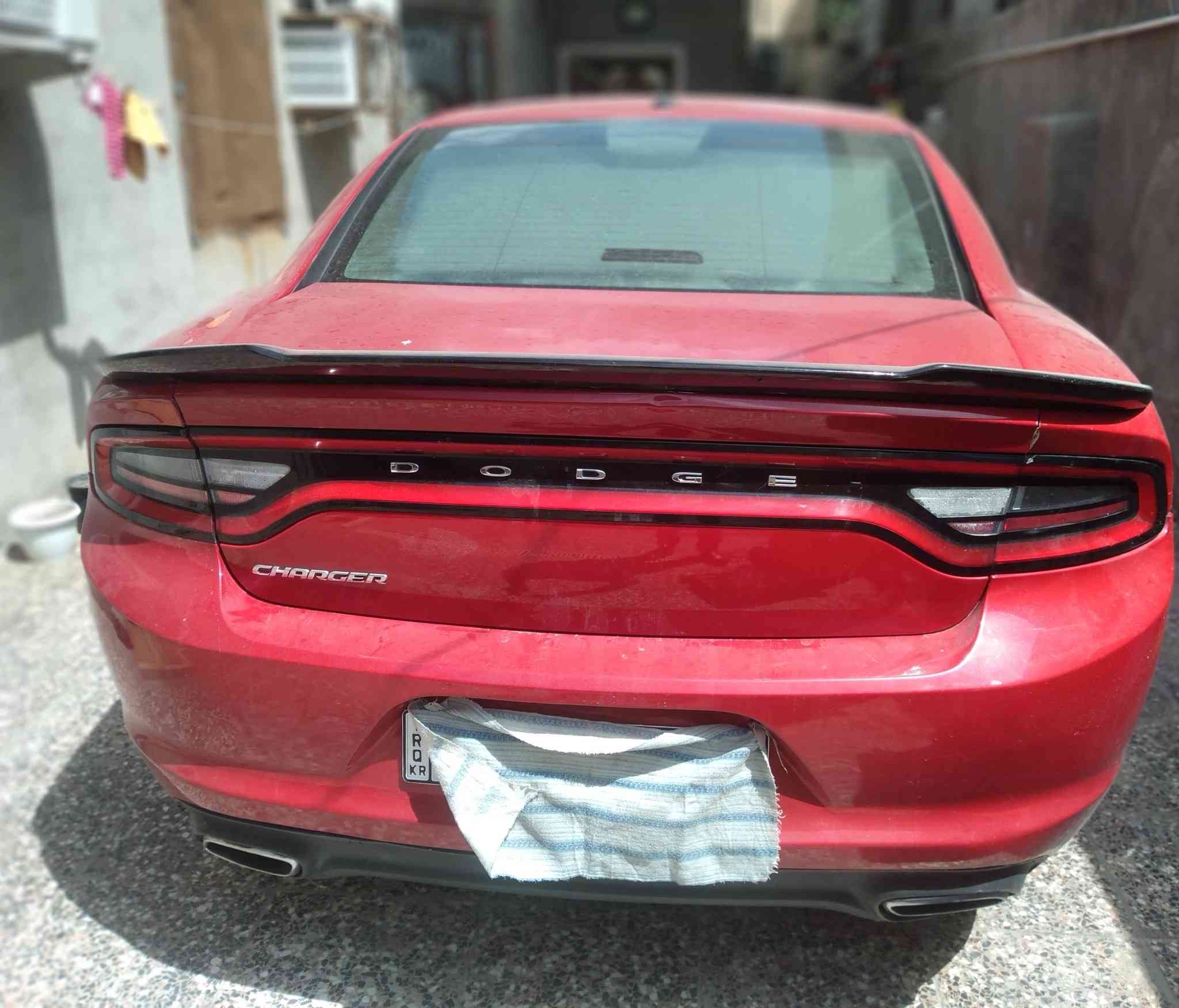 السلام عليكم دوج جارجر موديل ١٩ متؤمة شمالي على الحاسبة ارقام اصلية مو دك وين مايعجبك روح بيها جاهزة مكينة وكير وتدفئة وتبريد المكان البصرة *********** بيها كصة جنطة السعر ٨٠
