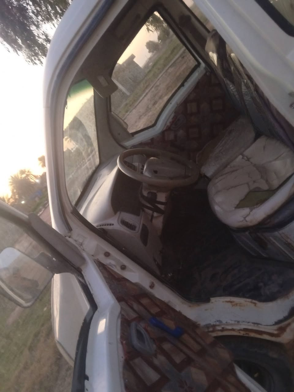 هايفي 2007 قماره وربيع منفيس
محرك جديد ماشالله ما يخبط الدهن 
كير ماشالله درجه ولا اكسل شرط 
تايرات جديد تخم غرفتها حلوه قطرت خياس ما بيها كهربائيات شغاله ماسحات شغاله 
بكات شغاله لايت شغال السياره جاهزه 
شاصي بلادي فقط بيه صفحه بيها تعمير شبر 
مكاني السحاقي السعر 15ورقه وبيها مجال قليل للشراي ***********  اتصال فقط
