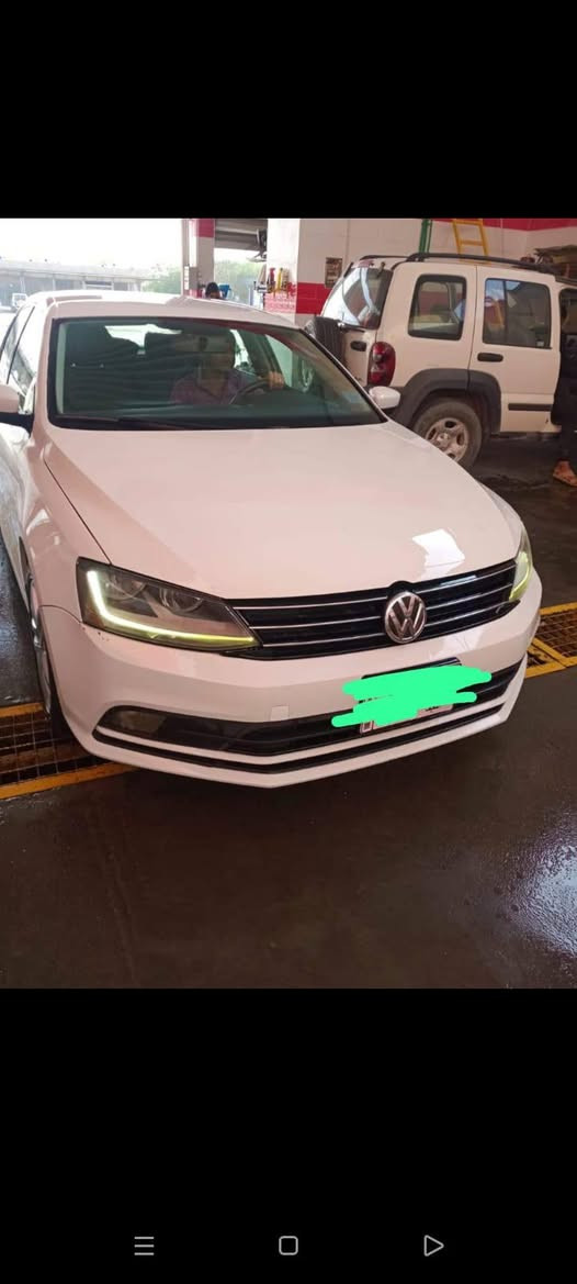 🚗 للبيع: فولكس واكن جيتا 2018
📍 مكان السيارة: النجف الأشرف
📞 للتواصل: ***********
💰 السعر: 130 ورقة – قابل للتفاوض
📊 المسافة المقطوعة: 155000 مايل
🛠️ المحرك: 4 سلندر – 1400 توربو

⚠️ أضرار السيارة:
• وارد أمريكي
• البنيد والجاملغ مبدل في أمريكا
• الباب مبدل بلادي أصلي 

📌 تفاصيل إضافية:
• رقم السيارة النجف مشروع وطني
• باسم المالك تحويل مباشر
• اللون: أبيض النجف, العراق
