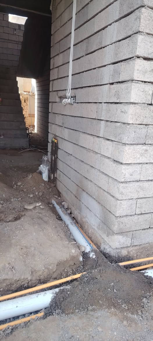 السلام عليكم كادر بناء وتسليح حديد وفرش حجر وتصعيد بلوك فرش التراب وتأسيس مجاري وحدل خابر ***********
