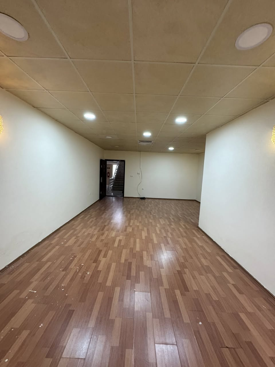 سەرەتا بەناوی خودا 
کۆدی/ 10880
شوقە بۆ فرۆشتن 
📍شوێن /دیلان سیتی ١ 
📐ڕوبەر / 100 مەتر
🌕ڕوو / گۆیژە + ناوشار  
🏗️نهۆمی / دوو 

پێک هاتوە لە ( میوان و هۆڵ کراوە + مدبخ + مشتملات + 
2 نوستن + بالکۆن )

تێبینی ( شوقەیەکی زۆر جوانە نرخەکەشی زۆر گونجاوە )
ــــــــــــــــــــــ
🖊️/ بۆ زانینی نرخ  کۆمێنت بکە 
ــــــــــــــــــــــــ
بۆ پەیوەندی📞
☎️***********
☎️***********
ـــــــــــــــــــــــــــ
تۆی بەڕێز موڵکت هەیە دەتەوێت بیفڕۆشیت یان بیدەیت بەکرێ زانیاریەکانمان بۆ بنێرە هاوکارتان دەبین 
‏‎*********** ☎️واتس ئاپ"فایبەر 
‏‎یان سەردانی نوسینگەی(جوانی موڵك)بكەن
‏‎ناونیشان"ئیبراهیم ئەحمەد"بەرامبەر دیلان سیتی
