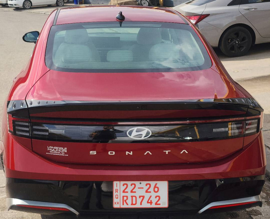 #سعر_مناسب_جدا_جدا_180ورقةومجال 
#Hyundai_Sonata_Sel_2024_Red_2.5L4_vin_KMHL64JA8RA367905
#Mileage_10453_miles

سوناتا SEL 2024 - لون مميز (احمر دم الغزال)/وارد أمريكي / محرك 2.5/
كير 8 نمر
المواصفات:
• تشغيل عن بُعد
• دخول وتشغيل بصمة
•دجبول شاشات متصلة كبيرة ولمس مع سماعات ماركة براند
• نظام النقطة العمياء
• رادار أمامي + فرملة طوارئ تلقائية أمامي وخلفي
Apple CarPlay شاشة كبيرة تدعم•
• كرسي السائق والنفر كهربائي
• تدفئة للمقاعد الأمامية
• منافذ شحن خلفية
• الزجاج الأمامي (السائق + الراكب) دبل جام
• محرك 2.5 طبيعي - مرغوب
• كير 8 نمر - اقتصادي 
الحادث جانبي فقط جهة النفر كما موضح بالصور ورقم الشاصي مذكور علما بجم كبس وخلف  ماشية ١٠ الالاف فقط اخت الجديدة سيارة راقية بمعنى الكلمة من ناحية الشكل واللون و موصفاتها وبالعافية على الي تكون من نصيبه 🌹
 السعر ١٨٠ ورقة ومجال للطيبين
مكان دهوك
VIN: KMHL64JA8RA367905
للراغبين الاتصال على الخاص دهوك, العراق


**إذا كنت صاحب هذا الإعلان وتريد حذفه لأي سبب، رجاءا أرسل رسالة إلى الدعم الفني**