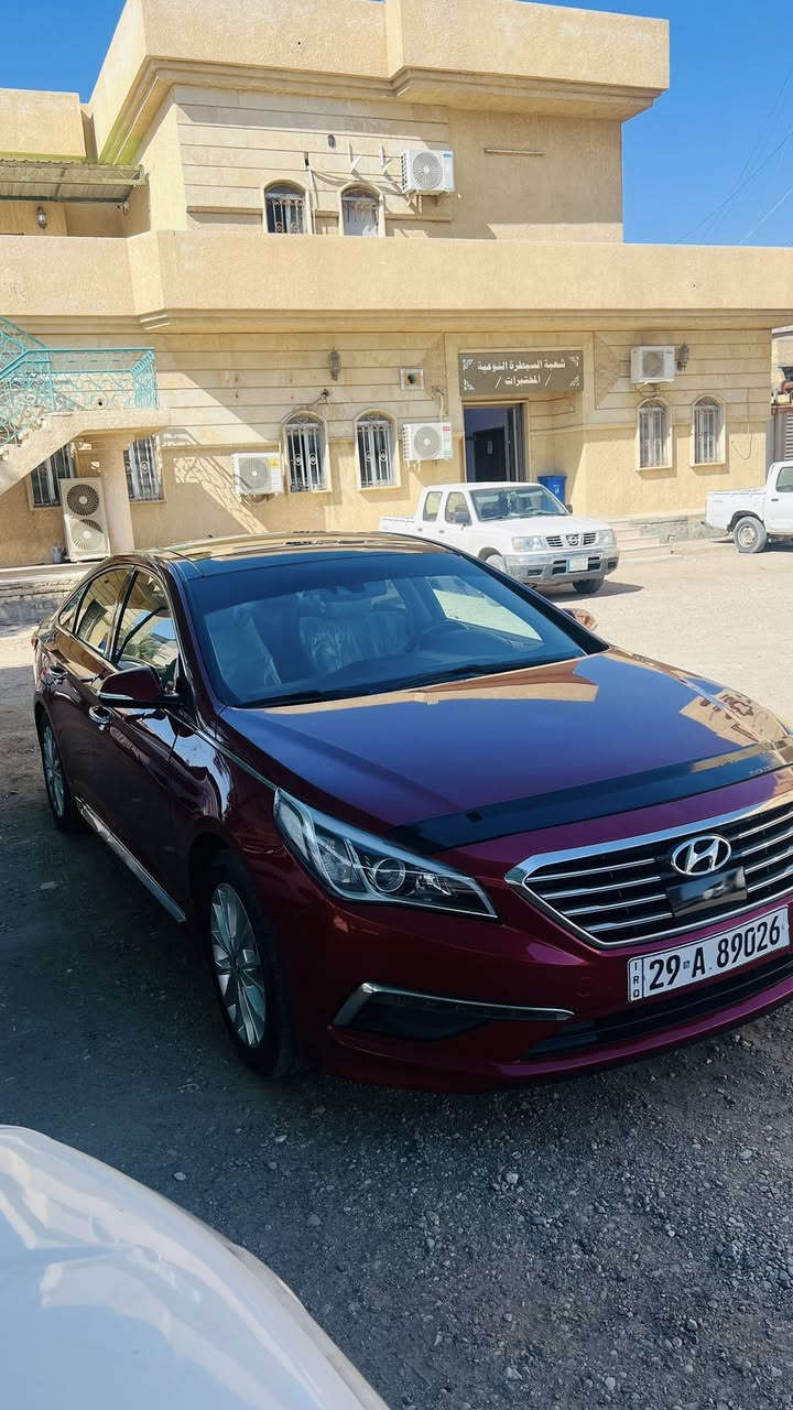 .
تحيه طيبه…❤️
سياره للبيع نوع هونداي سوناتا 
موديل ٢٠١٥ 
لون احمر ماروني 
رقم واسط حره تحويل مباشر هزه ولوحات وسنويه مجدده الى ٢٠٣٠ 
.
وارد امريكي حادثها جاملغ وبنيد فقط تفحص سونار غير الجاملغ والبنيد اتحمل تكاليف السونار 
.
مواصفات 1/1 لمتدد للاخير فول اوبشن
مكينه ٢٤٠٠ 
كير اوتوماتيك 
بانوراما 
بصمه تشغيل + ابواب. 
كشنات جلد 
تبريد وتدفئه بكل الكشنات 
تدفئه بالستيرن 
تبريد قطعتين 
تبريد منفصل جهتين
شاشه + كامره دواره بلادي 
بك لايت لد 
ويل كروم بلادي 
رادارات 
كشنات خزن ميموري 
كشنات كهربائيه 
سايد بريك بصمه 
دواخل صاج 
تحكم ستيرن جهتين 
لايت زنون بلادي 
وبعد هواي مواصفات بيها 
ماشيه ٩٠ الف فقط حقيقي وين ميعجبك افحص 
وسعرها ١٢٨ وبيها مجال سعره مناسب بالعافيه ع الياخذها 
ومكانه بالكوت مركز المدينه 
السياره جاهزه للاخير الف دينار متصرف عليها
وهذا رقمي ***********
