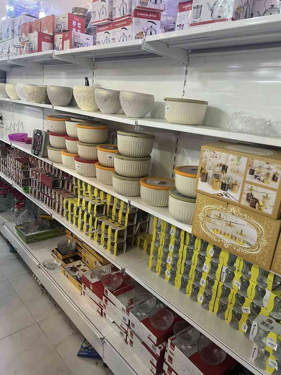 رفوف وسطيات نظافة 90 بالمية مستعملات شي قليل سعر المتر 100
*********** للتواصل والاستفسار 

العنوان الموصل
