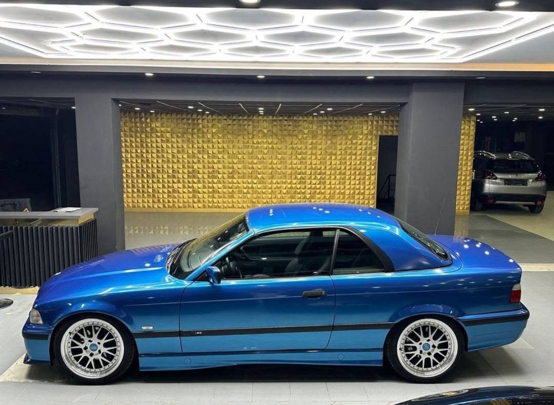 BMW E36 328i Cabrio


**إذا كنت صاحب هذا الإعلان وتريد حذفه لأي سبب، رجاءا أرسل رسالة إلى الدعم الفني**