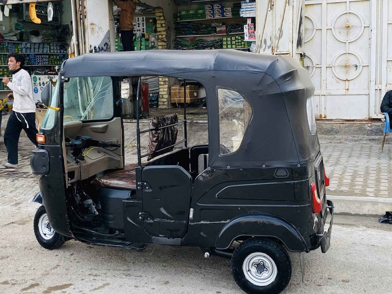 سلام عليكم ورحمة الله وبركاته 
تكتك موديل 2022 شهر ال 5 رقم واسط انكليزي مداور ثاني يوم معمره دوس وبيه لغد الاستفسار *********** 
مكاني واسط قظاء النعمانيه
