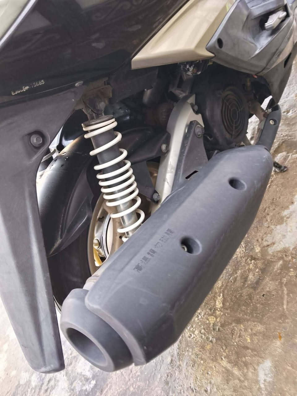 السلام عليكم سكنس فحل كوري نوزل سكليتر خطين طلعات فئه گولد الدراجه مكفوله كفاله عامه حتى كتالوكات الشركه بيها  الكفرات بلاديه ختم واحد بيها تخم تاير جديد شلعه ومعدل وترايك وين ما تريد سعر 1,200 وبيها مجال قليل دراجه جديده مكاني بغداد الزعفرانيه ***********
