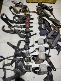 يوجد لدينا أحزمة أمان جميع أنواع السيارات مكاني الكرادة 07700207235