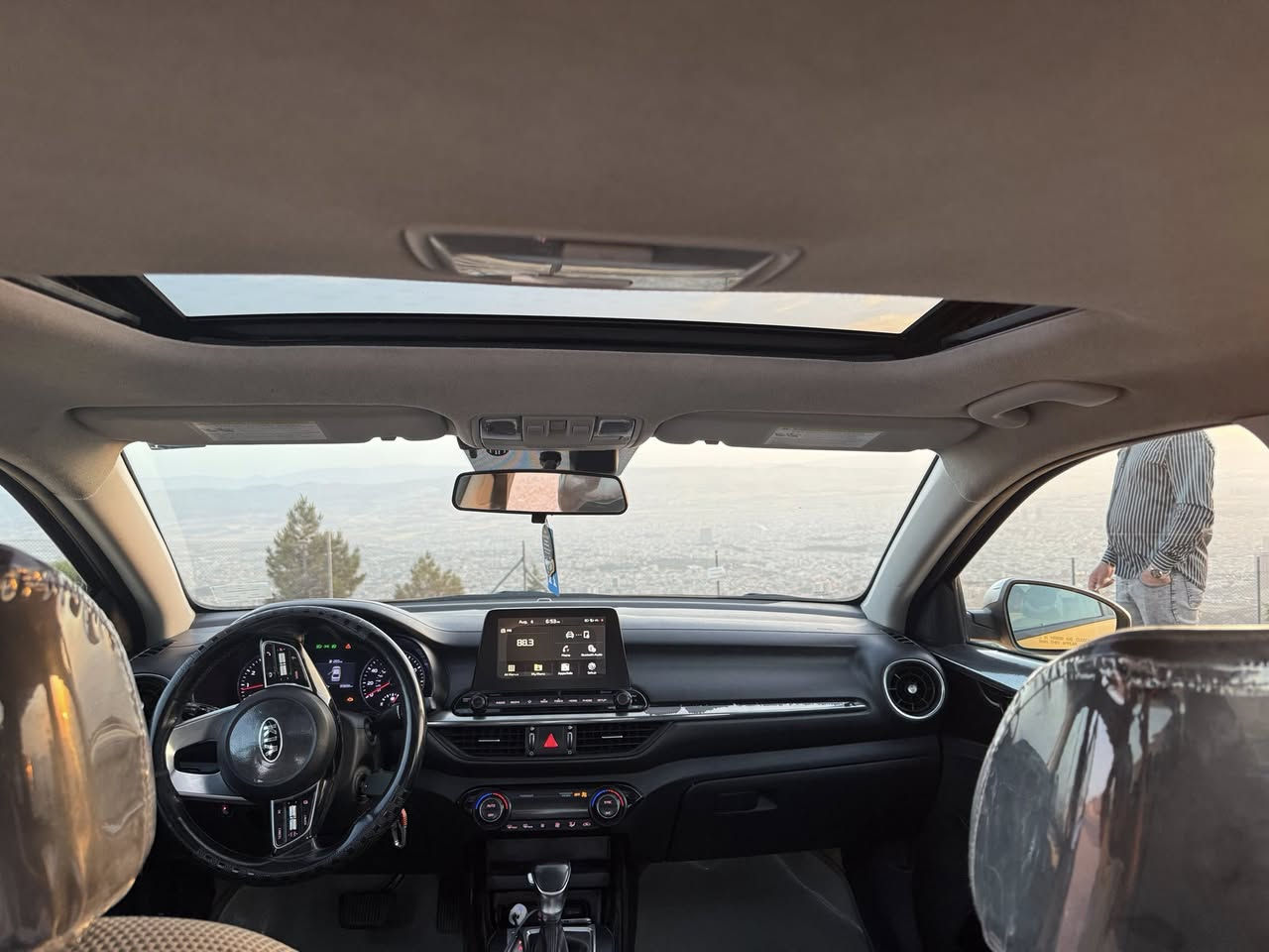 سلام عليكم كيه فورتي موديل 2019
فول ماعدا البصمه 
حادثها موضح بصور ماشيه 110 تبديل جاملغات اماميه بدون ايرباك وبدون دواخل 
كير مكينه بلاديات ممفتوحات
كير سيفيتي بلادي سيارا ممتعًوبه وجديده 
مكاني بغداد شعب.   سعرها 136وبيها مجال بسيط 
 للتصال فقط..***********
