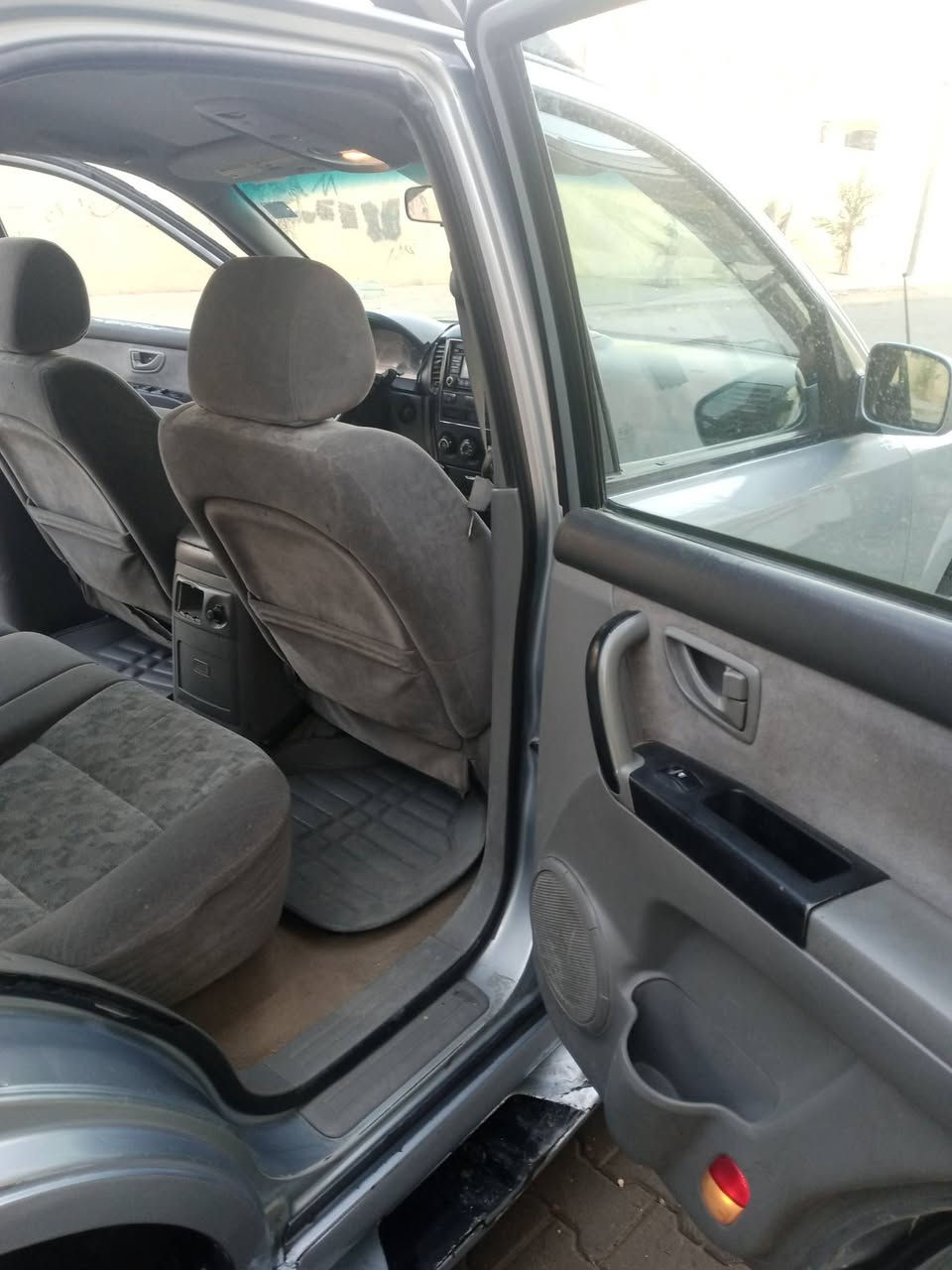 للبيع او مراوس سورنتو 2007 مكينه سته سلندر رقم نجف دولي مصبوعه عام جماليه اثر جراد وبسعر 85 وبيها مجال قليل لاتصال بالرقم *********** او عالخاص مكاني النجف الاشرف
