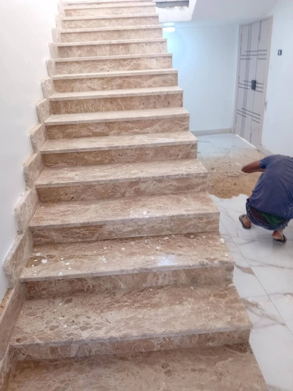 خلفه سيراميك بورسلين مرمر كاشي درجه اولى *********** ملتزم بالمواعيد
