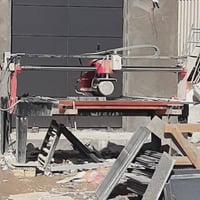 توجد قاطعة مرمر طول 190 وعرض 125 للبيع نضيفه جدآ من شركة RODEO مامتواج...