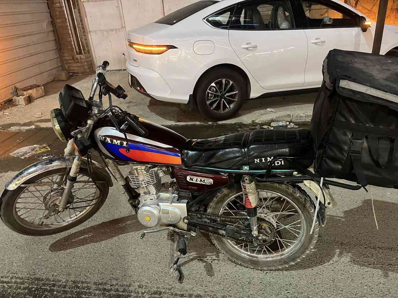 دراجه ناما إيراني محرك نضيف ومكفول عارضها ب400 وبيها مجال حك جيه
وهذا رقمي لل يحب يتواصل وياي ع واتساب 

***********

مكاني الاعظميه
