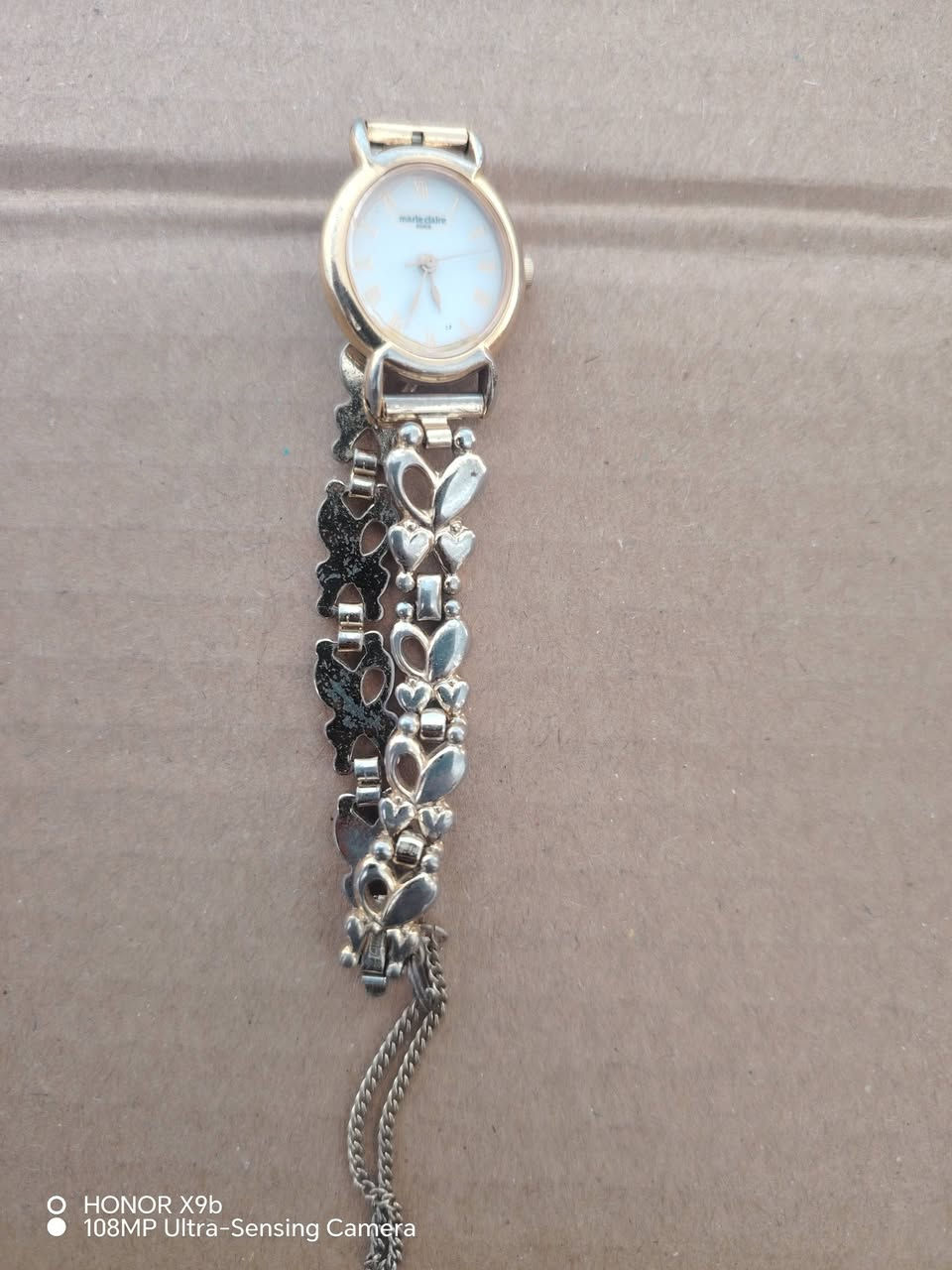 السلام عليكم عندي هااي ساعات مركه قديمه البيع شلعه


**إذا كنت صاحب هذا الإعلان وتريد حذفه لأي سبب، رجاءا أرسل رسالة إلى الدعم الفني**