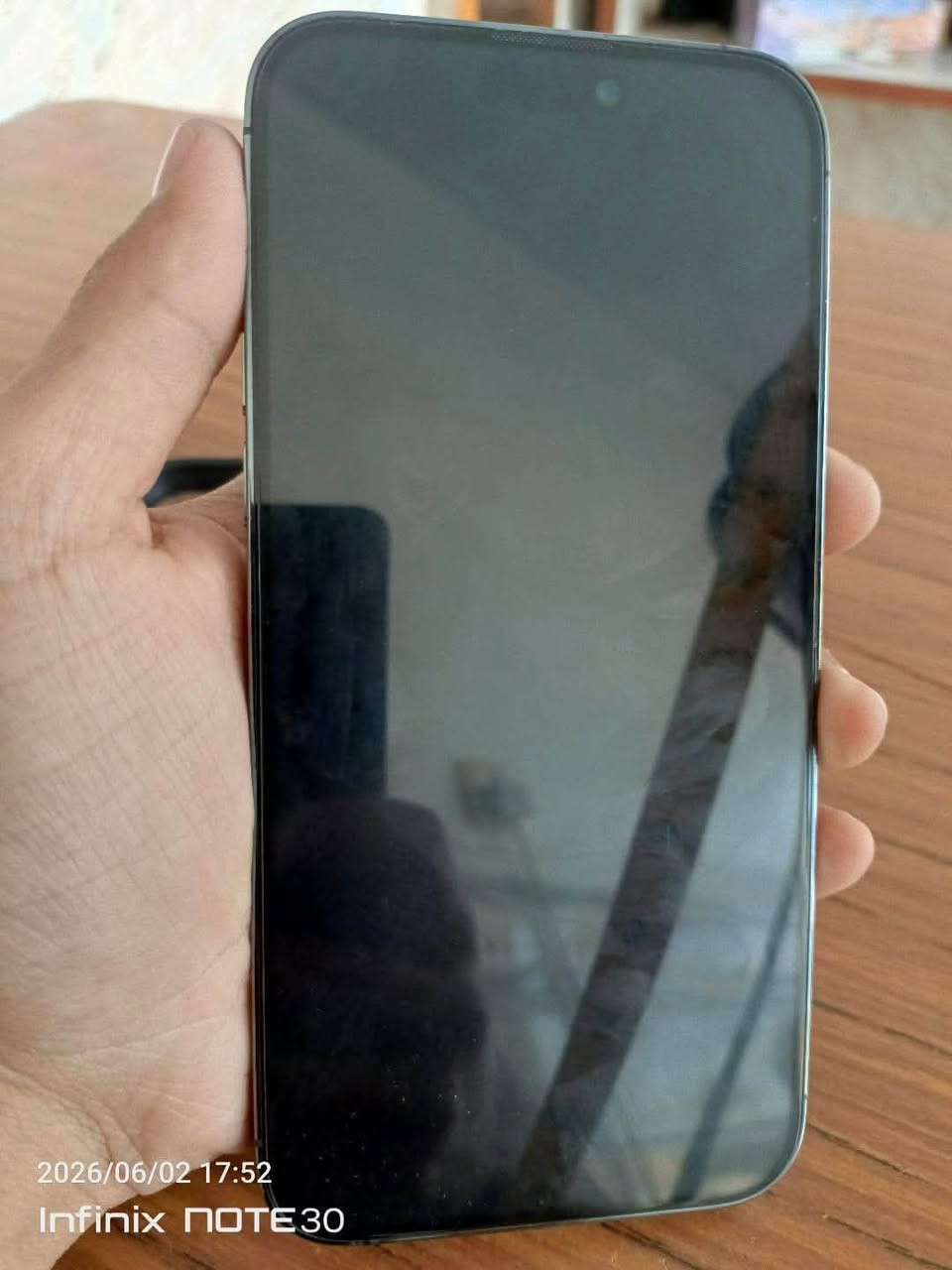 ايفون 14برو ماكس الجهاز نضيف كلش بطاريه 89الجاهل بزغي مامفتوح بس الستفسار اكثر ***********او خاص
