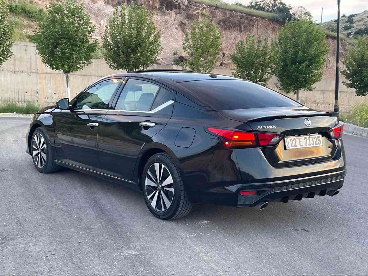 نيسان التيما SL 2020
ماشيه 90 MI
ضرر قطعتين صبغ 
بدون ايرباك 
فول فول مواصفات
للتواصل/ *********** دهوك, العراق

