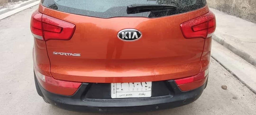 السلام عليكم سبورتج 2016 خليجية
مكينة 2000

مواصفات عادية
اشاير مري 
مري شفط 
كامرا 
حساسات 
Abs 
وبقية المواصفات المعروفة 
السعر وبيها مجال للشراي 
مكانها بغداد - الغزالية ***********
