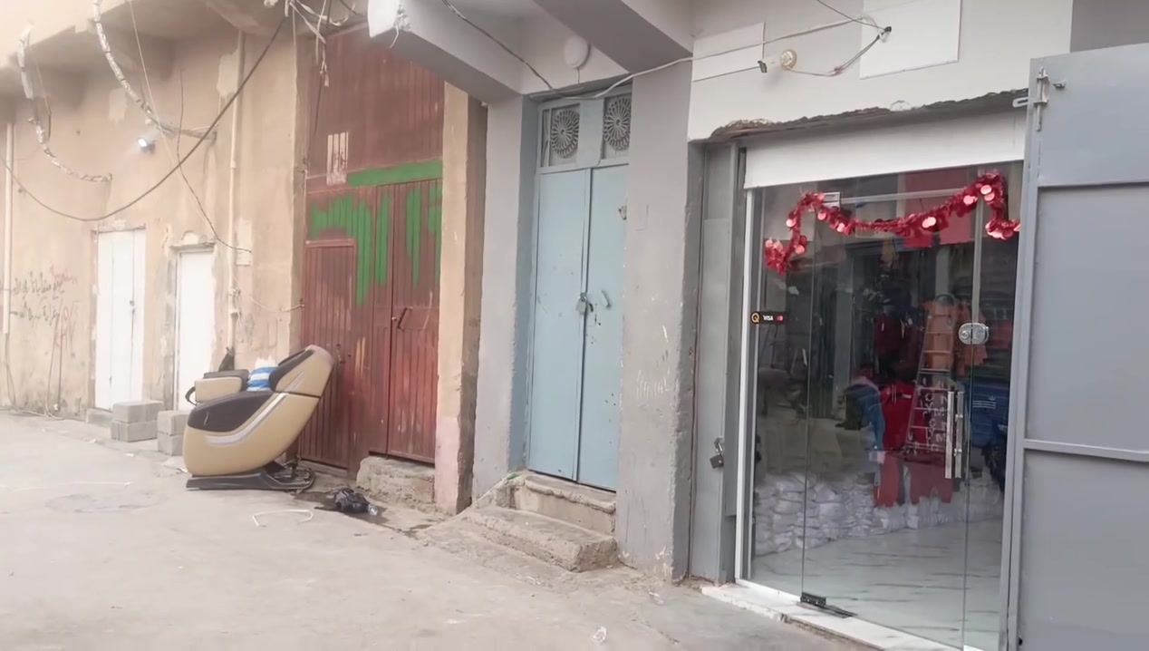 سلام عليكم ورحمه الله وبركاته 
بيت البيع طابو طليعة قرب مجمع عالم الطفل ومجمع تفاحه 
المساحة أقل 80 السعر 28 وبي مجال الخاص مفتوح والاستفسار 
***********
