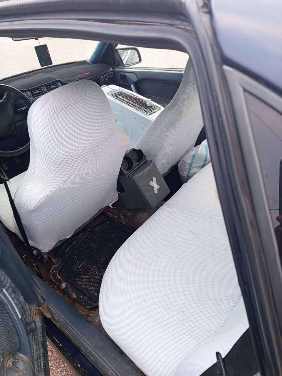 اوبل فكتر موديل 92رقم جديد هزه جديد محرك 20 سيارة مال بيت بدون مصرف دينار واحد كوله جديد صبغ جماليه فقط سعر 37بي مجال قليل مكاني طوز ***********
