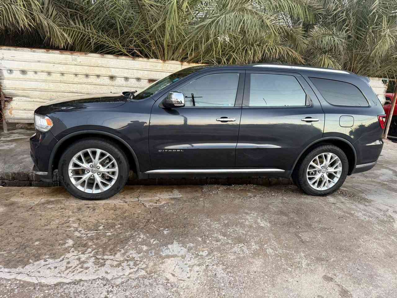 السلام عليكم للبيع فقط 
دورنكو للبيع موديل 2014 كفاله عامه من الصبغ والتبديل السياره كلش جديده   
بيها لهبت نار بالبنيد بصيطه جدآ  الفحص مرفق مع الصور 
كارفاكس ما بيها حادث مسبق
رقم انكليزي كتاب ظباط صلاح الدين تحويل ثاني يوم
مواصفات السياره سي تايتل
تدفئه كشنات
تدفئه ستيرن
كشنات كهربائيه 
شاشه ذكيه
تحكمات ستيرن
تطعيمات نيكل
بصمه ابواب
تبريد مركزي

راكب7 مكان السياره البصره زبير 
بجم كبس
السعر 225 بيها مجال ***********
