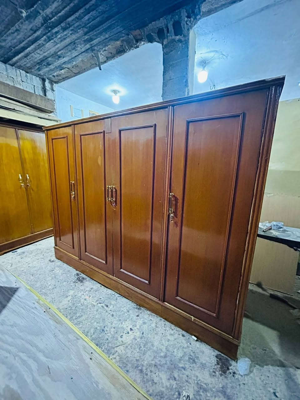كنتورين 4بوب حطاطة السعر 215الف
كناتير 3بوب حطاطة سعر الواحد 170الف
بوفيات متر و35سنتم حطاطة السعر 75الف
بوفية متر و20 حطاطة السعر 60الف
ميز مراية حطاطة السعر 50الف 
جرباية نفر حطاطة السعر40الف
العنوان التاميم القادسية الاولى شارع المشاتل 
للاستفسار***********
