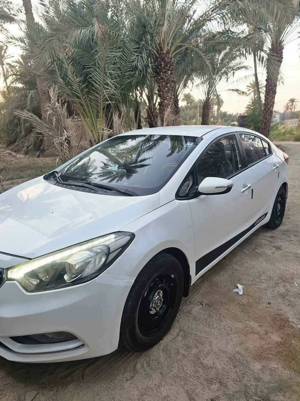 السلام عليكم
سيراتو موديل 16 رقم بغداد دولي سنوية لنهاية 26 بسمي. السيارة فول عدى الفتحه بيها صبغ  كما موضح بالسونار  وانصبغت توحيد لون بدون تبديل السعر 118 وبيها مجال بيع ومراوس حسب القناعه ***********
