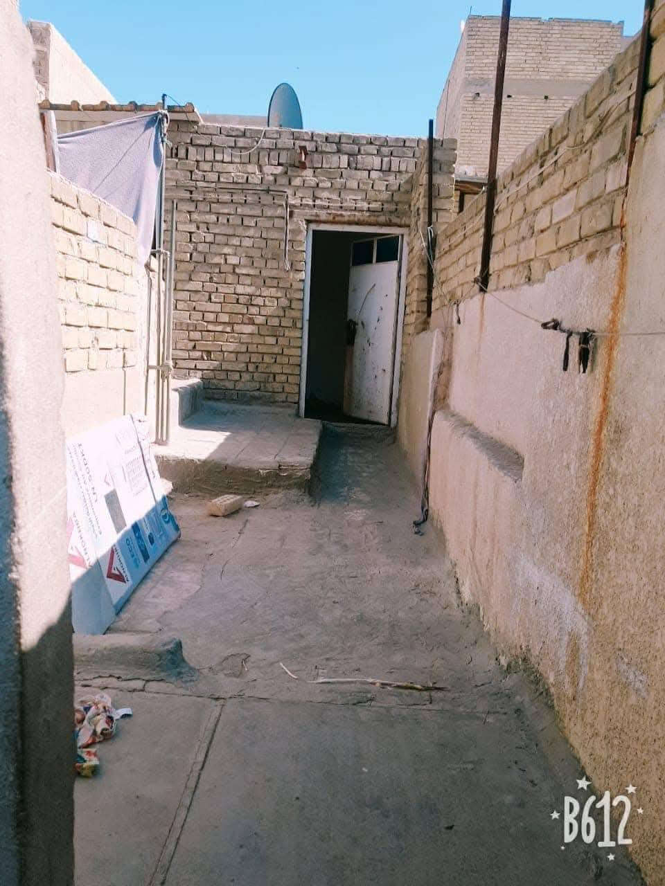 السلام عليكم     بيت اللبيع في الغزاليه
جرف الملح
قطاع الاول    فرع الاول قرب معجنات النوري 
المساحه  ٩١   بلواقع الحال  ١٠٠  واجهه ٩ نزال 11
   ( سندمستقل  )
🥸 سعر  98مليون بي مجال 🥸
 علما البناء قديم   
(يعتبر تفليش )
طابق ونصف 
غرف نوم عدد 3 وصالة وستقبال ومطبخ ومخزن خارجي عدد 2
رقم موبايل ***********
