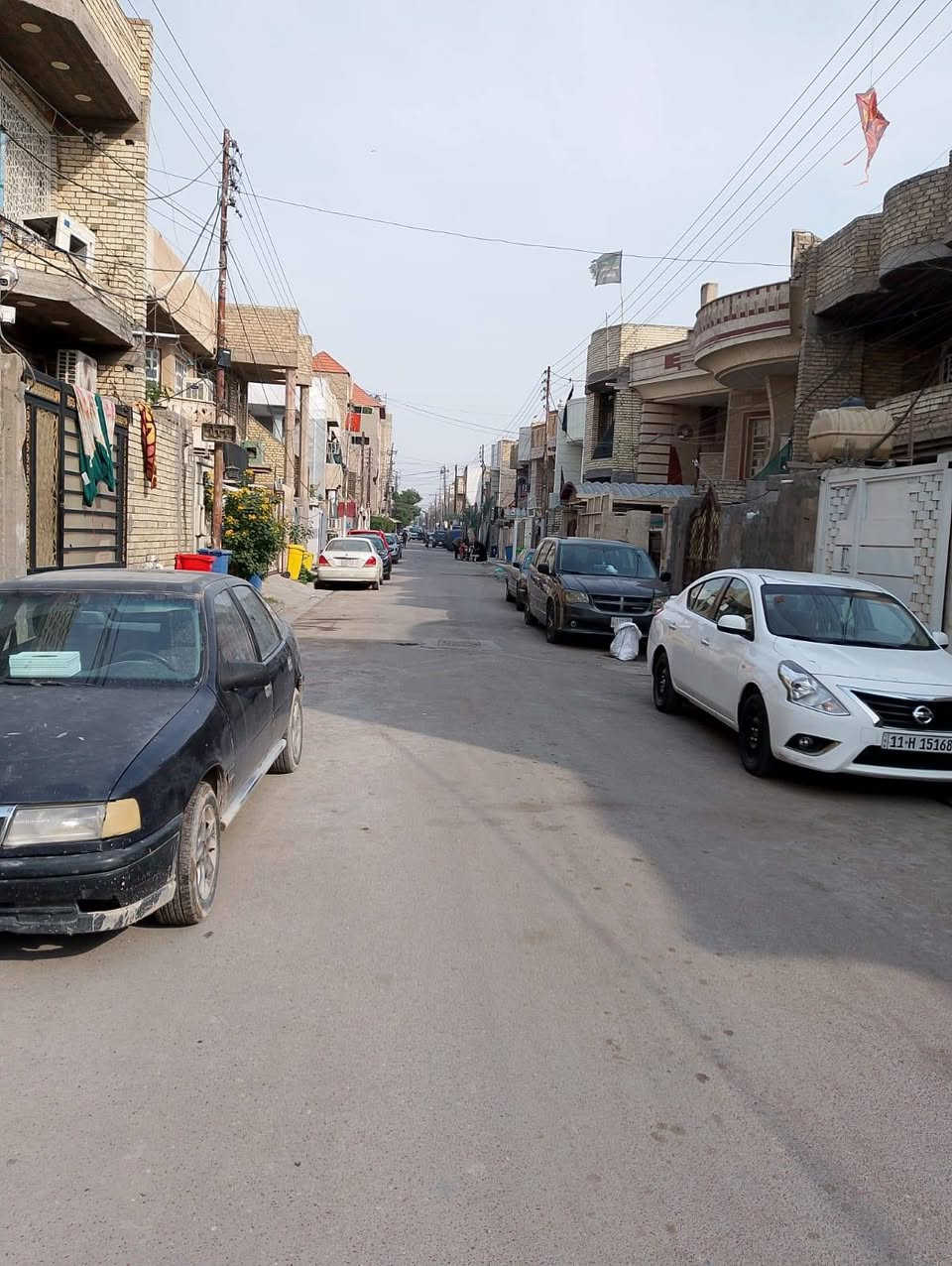 بيت  طابو للبيع  بالبلديات🏡
 منطقة الأسمنت مقابل نادي الصناعة ✅️
مساحة 150 م  واجهه 7/5 ونزال 20 ✅️
طابقين الاول يتكون من استقبال ومطبخ وصالة وغرفة نوم ✅️
الطابق الثاني يتكون من ٣ غرف نوم وخدمات وصالة ✅️
سعره ٤٥٠ وبيه مجال بسيط وبدون دلالية 
للاستفسار 📞 ***********
